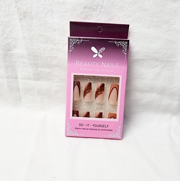 24 Pieces Fake Press On Nails - Picture 4 of 5